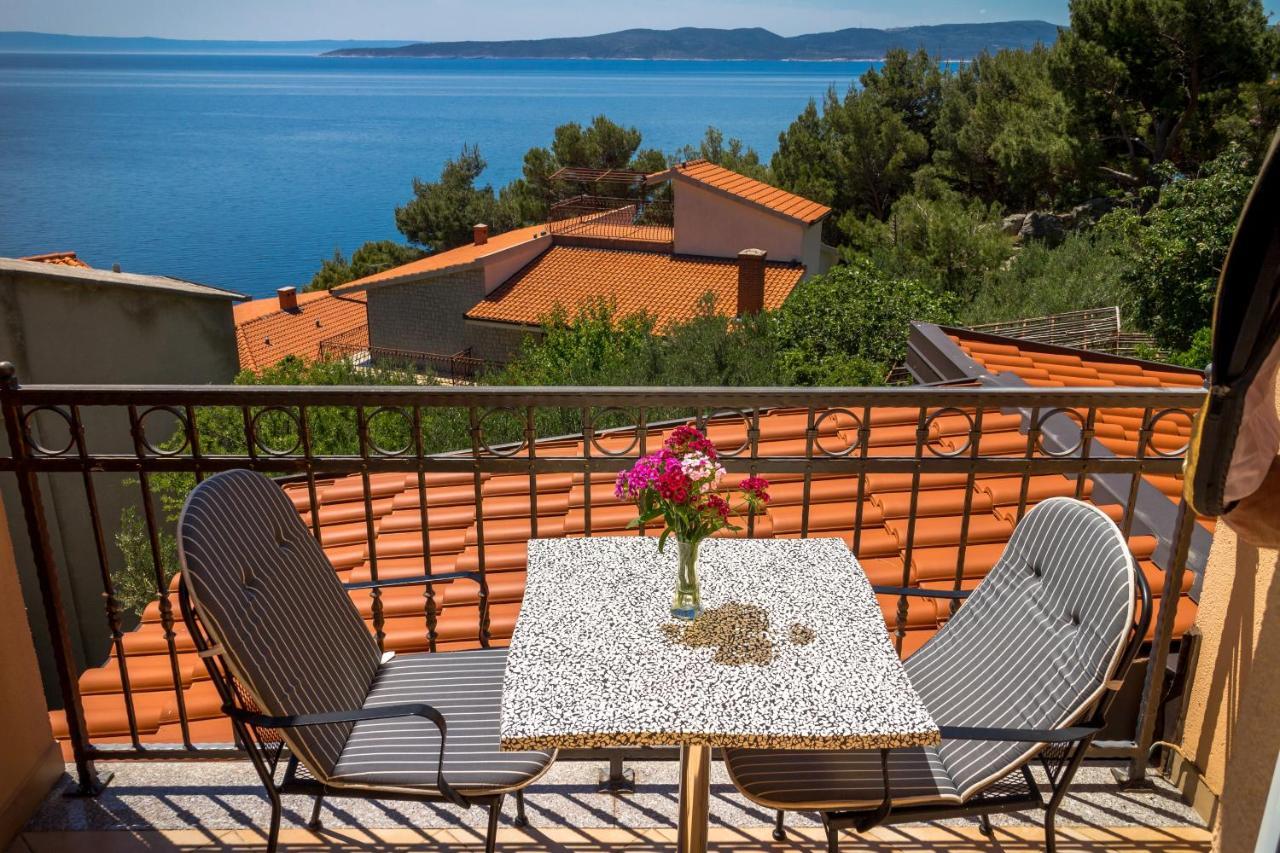 Apartments And Rooms By The Sea Brela, Makarska - 13118 ภายนอก รูปภาพ
