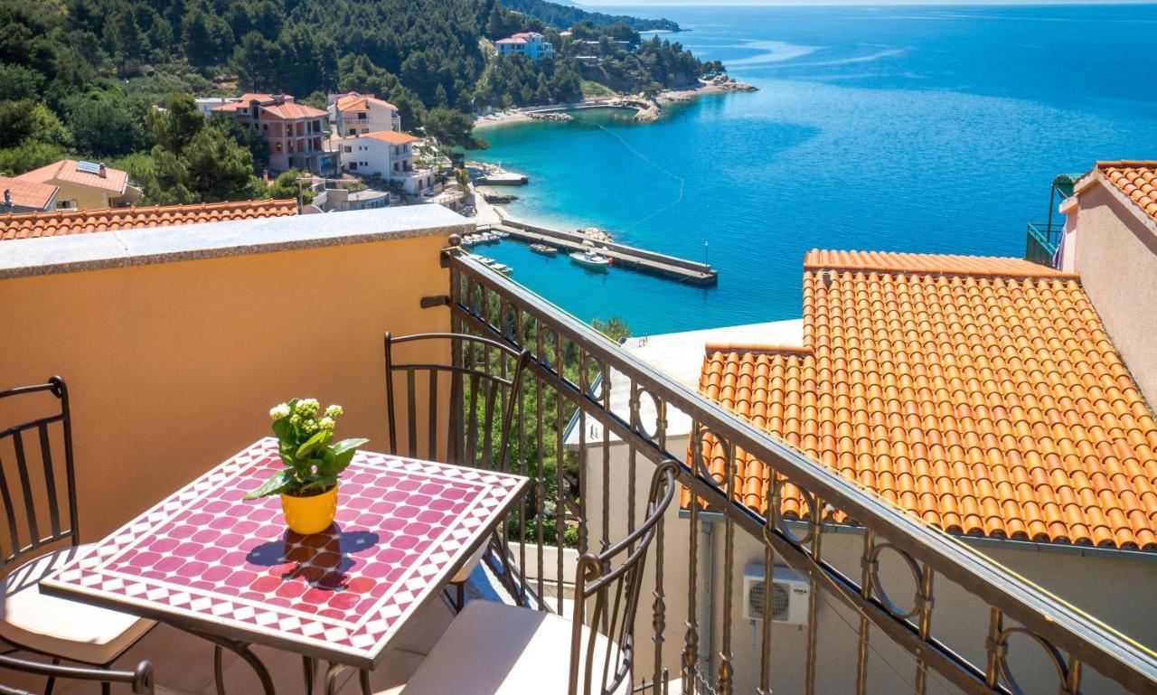 Apartments And Rooms By The Sea Brela, Makarska - 13118 ภายนอก รูปภาพ