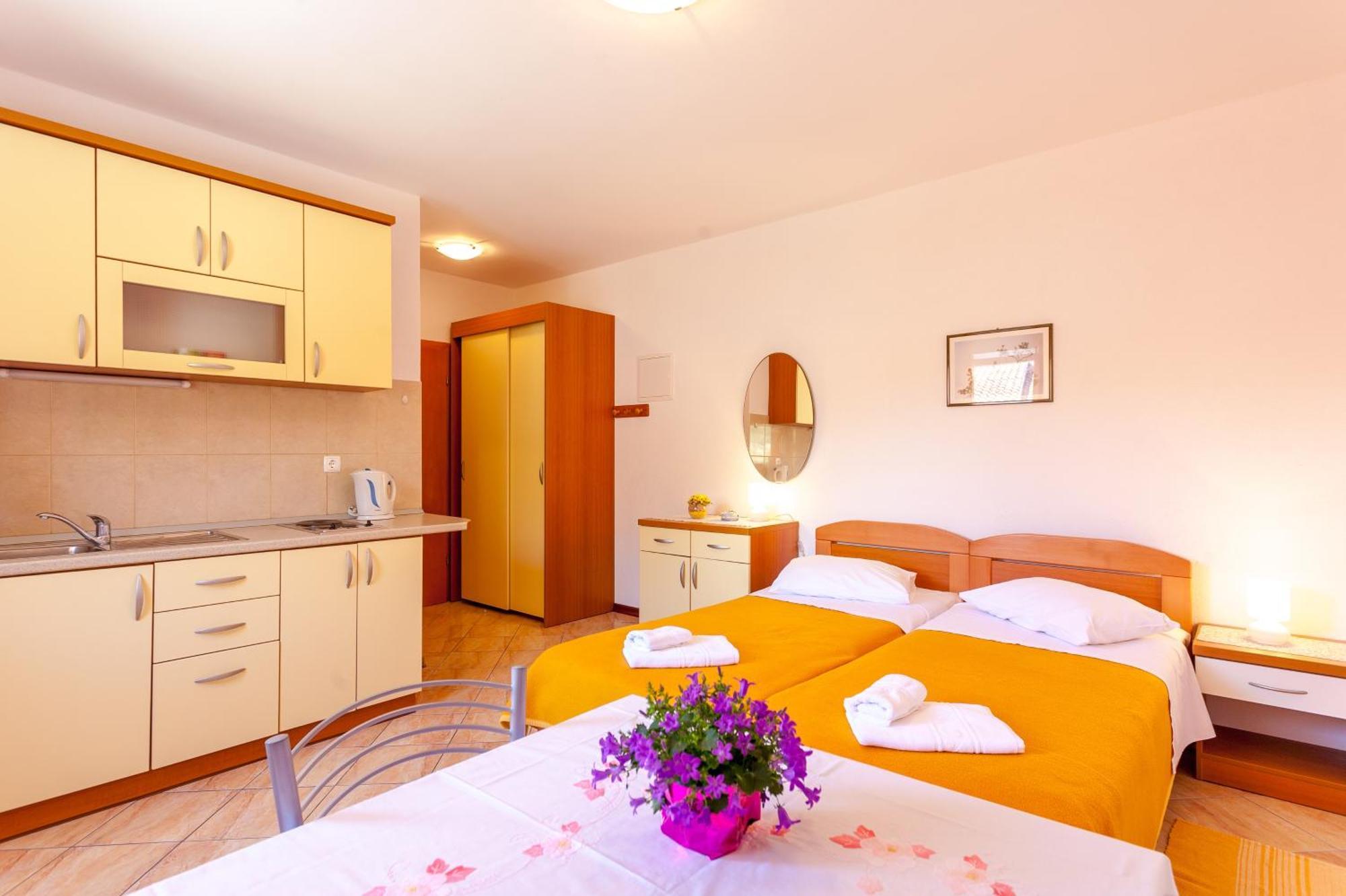 Apartments And Rooms By The Sea Brela, Makarska - 13118 ห้อง รูปภาพ